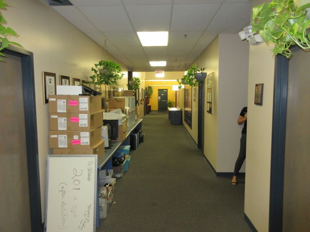 In the News Inc. Industrial Manuf. Flex Building: 8517 Sunstate St, Tampa, FL 33634